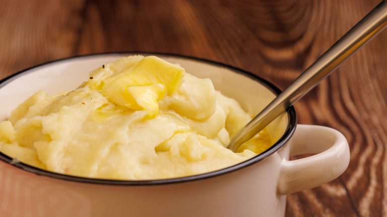 To Perfect Your Mashed Potatoes, Time Your Butter Addition Perfectly