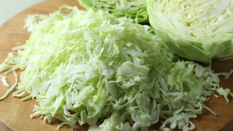 The Shelf Life of Bagged Shredded Cabbage: When to Keep It and When to Discard It