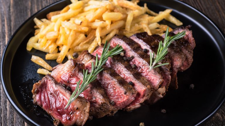 Ensuring Perfect Timing for Cooking Steak Frites Components Simultaneously