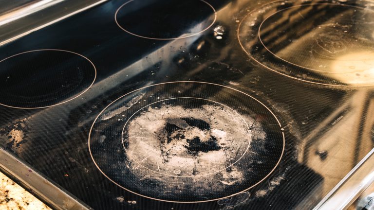 Eliminate Burned Water Stains from Your Electric Stovetop with Ease