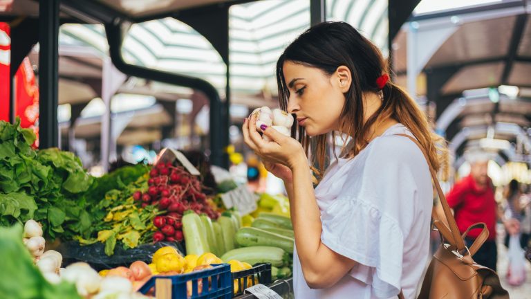 It May Seem Odd, But Avoid Buying Garlic with a Strong Garlic Odor