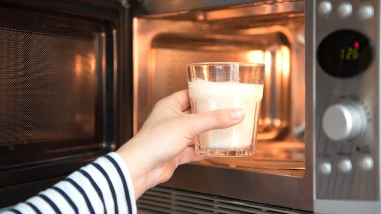 The Brilliant Trick for Mess-Free Milk Scalding in the Microwave