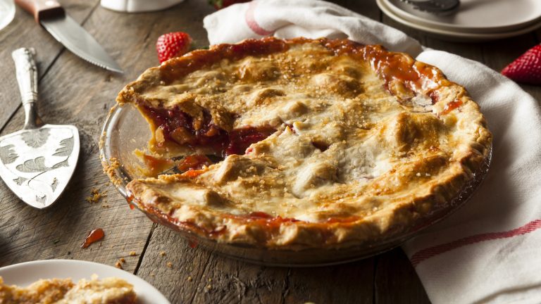 The Key to Mastering the Perfect Strawberry Rhubarb Pie