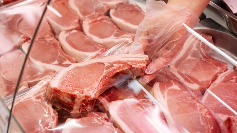 What Is the Ideal Color of Raw Pork When Purchasing?