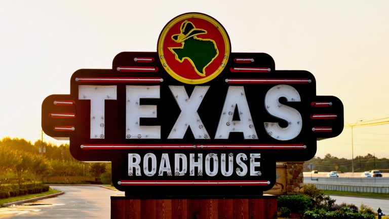 Consider Alternatives to Texas Roadhouse If You Have a Peanut Allergy