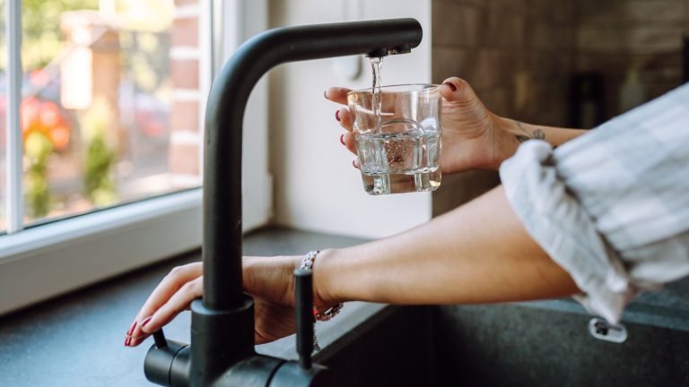 Effortlessly Remove Chlorine from Water and Rediscover the Flavor You've Been Missing Effortlessly Remove Chlorine from Water and Rediscover the Flavor You've Been Missing