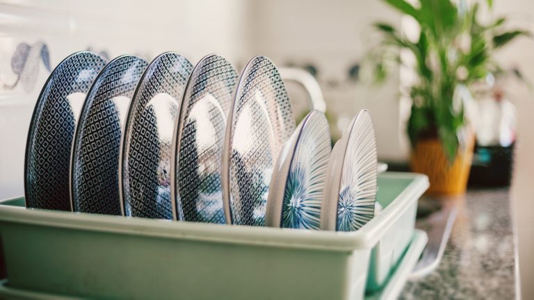 The Innovative Dish-Drying Rack That Maximizes Counter Space