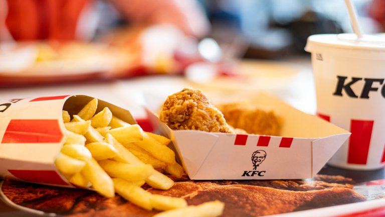 The Unconventional Method KFC Uses to Cook Chicken (Not Deep Fried)