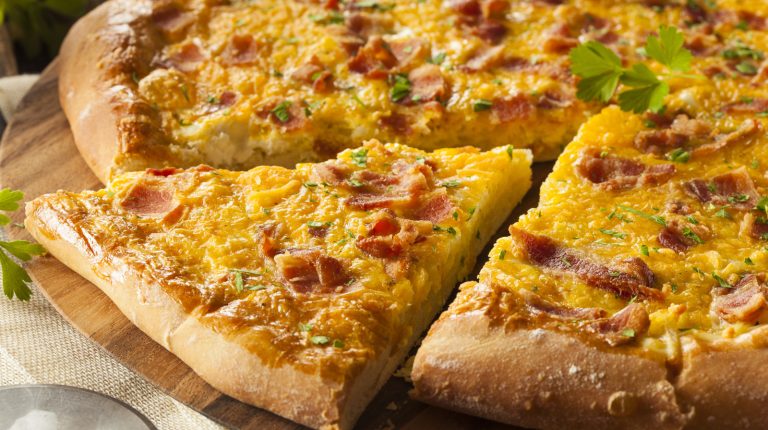 The Renowned Midwestern Gas Station Chain Known for Its Breakfast Pizza
